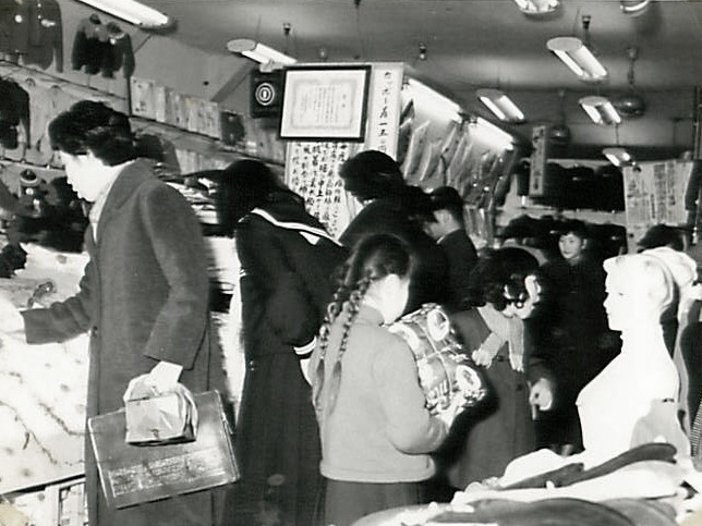 衣料品店「ヒゴヤ」